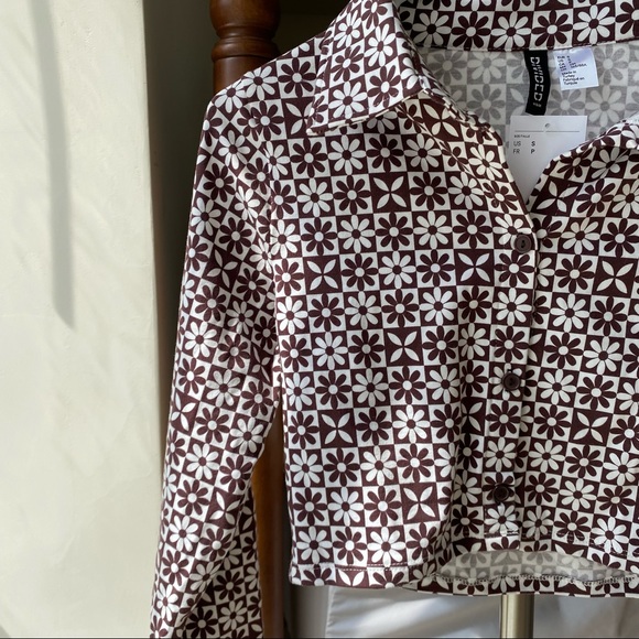 H&M Retro Floral 70s Button Down Crop Top, Size Small - Picture 3 of 4